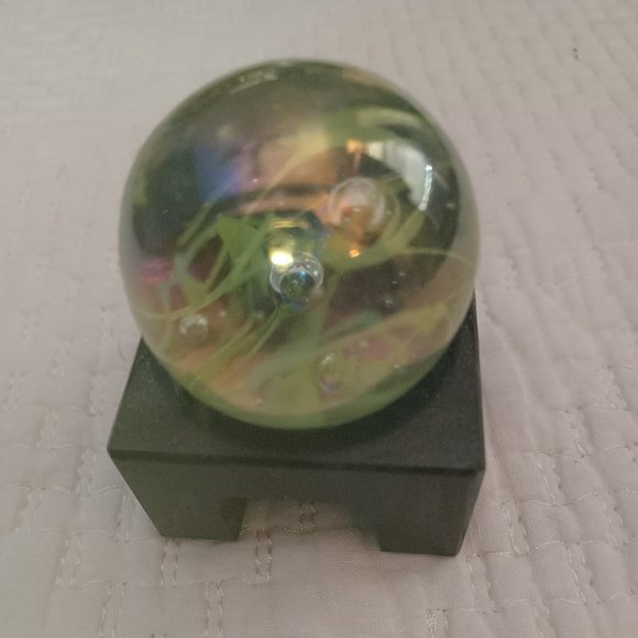 Glass paperweight - Picture 1 of 5